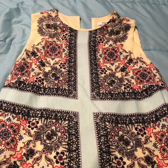Woman’s Dress! - Picture 2 of 4